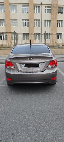 Hyundai Accent-9