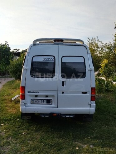 Ford Transit-4