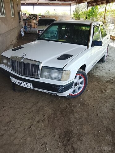 Mercedes 190-1