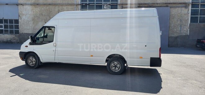 Ford Transit-6
