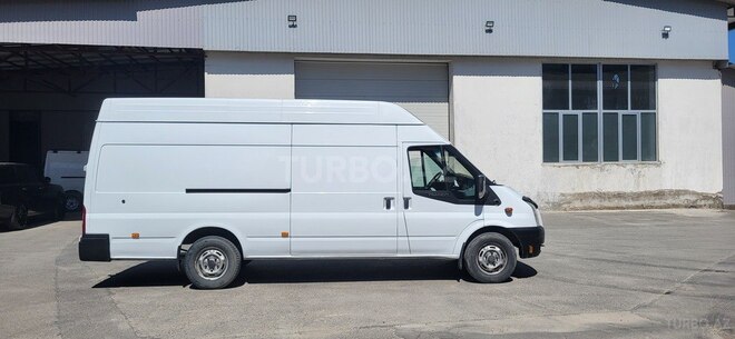 Ford Transit-4