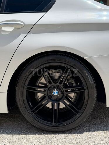 BMW 528-9