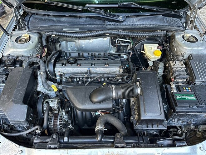 Peugeot 406-13