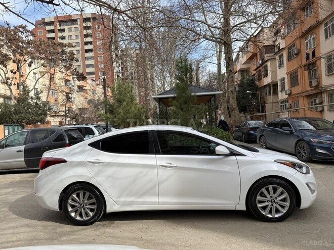 Hyundai Elantra-6
