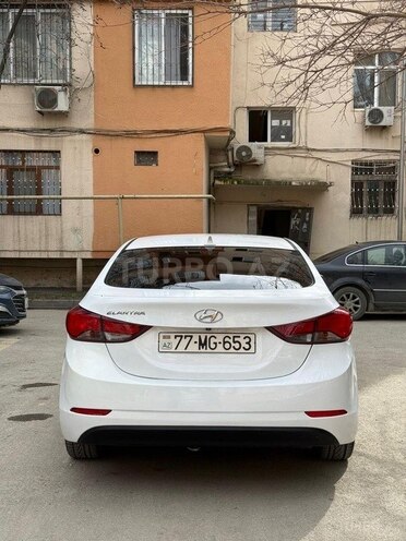 Hyundai Elantra-3