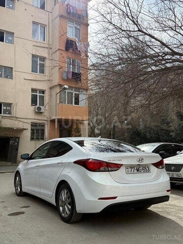 Hyundai Elantra-5