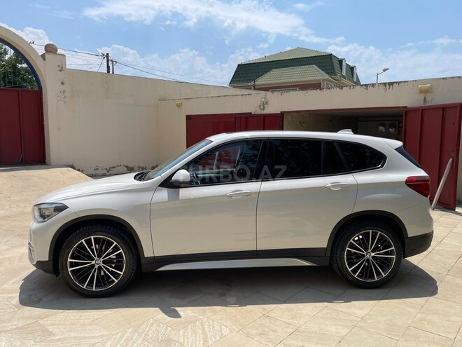 BMW X1-9