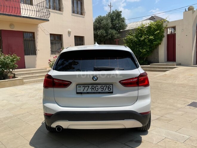 BMW X1-11
