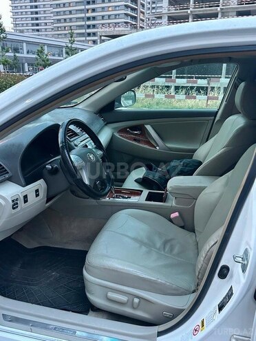 Toyota Camry-5