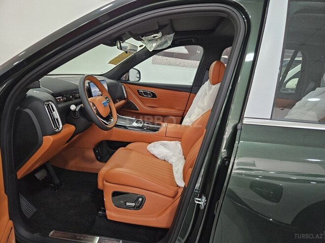Geely Galaxy M9-16