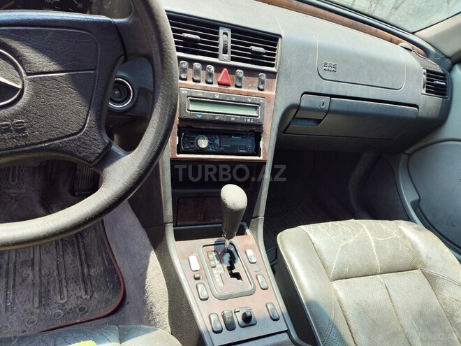 Mercedes C 220-6