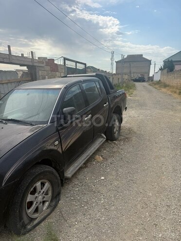 Mitsubishi L200-3
