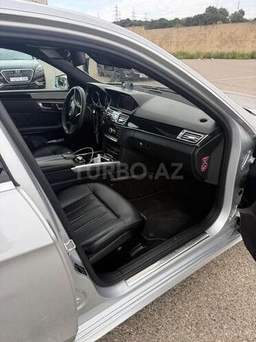 Mercedes E 220-12