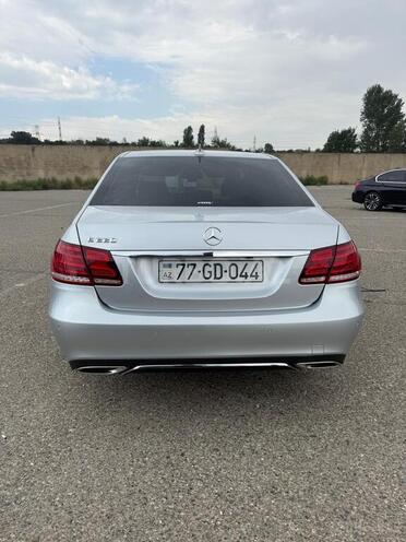 Mercedes E 220-2