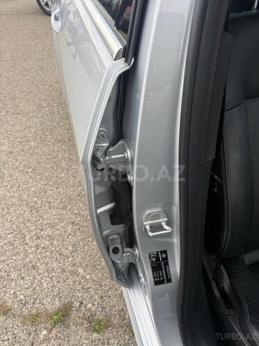 Mercedes E 220-10