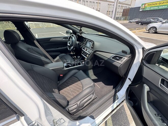 Hyundai Sonata-19