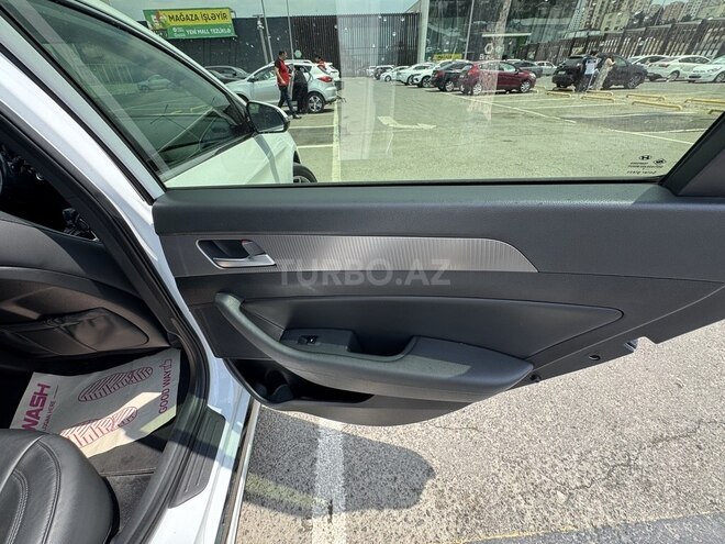 Hyundai Sonata-18