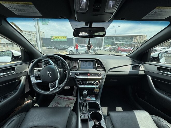 Hyundai Sonata-12