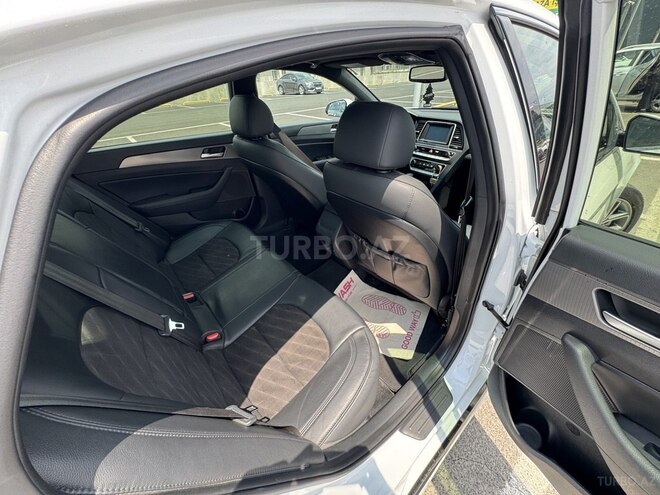 Hyundai Sonata-17