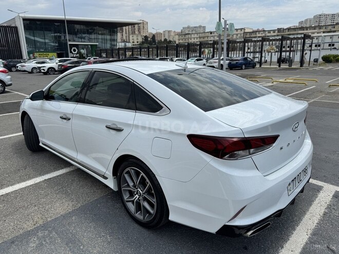 Hyundai Sonata-5