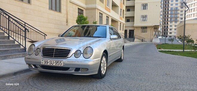 Mercedes E 240-5
