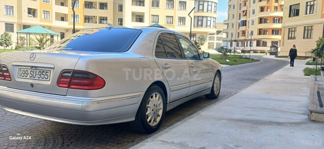 Mercedes E 240-7
