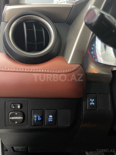 Toyota RAV4-7