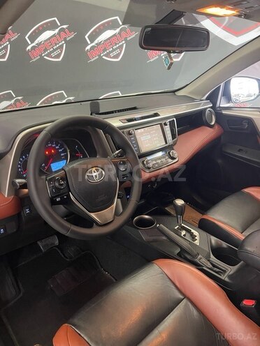 Toyota RAV4-8