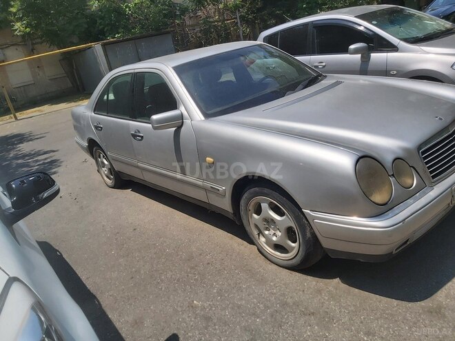 Mercedes E 220-5