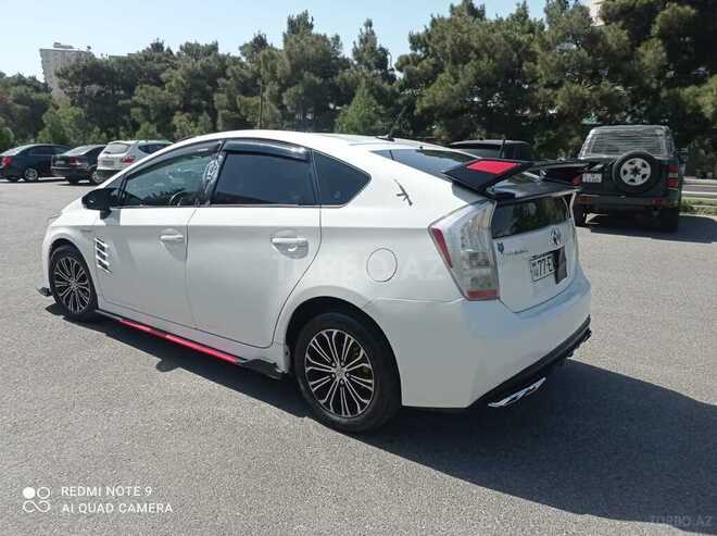 Toyota Prius-2