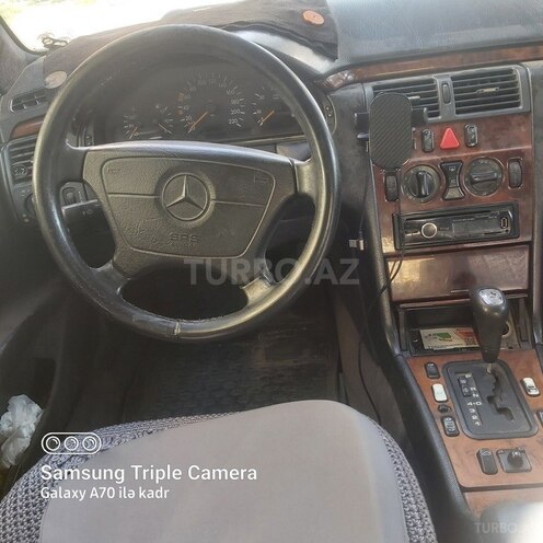 Mercedes E 220-20