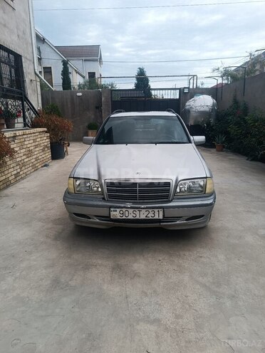 Mercedes C 220-1