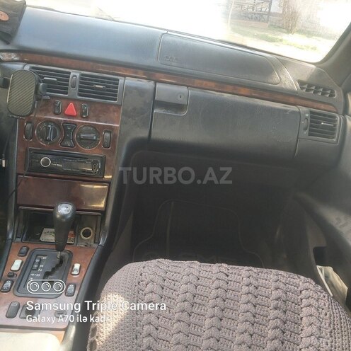 Mercedes E 220-19