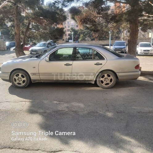 Mercedes E 220-15
