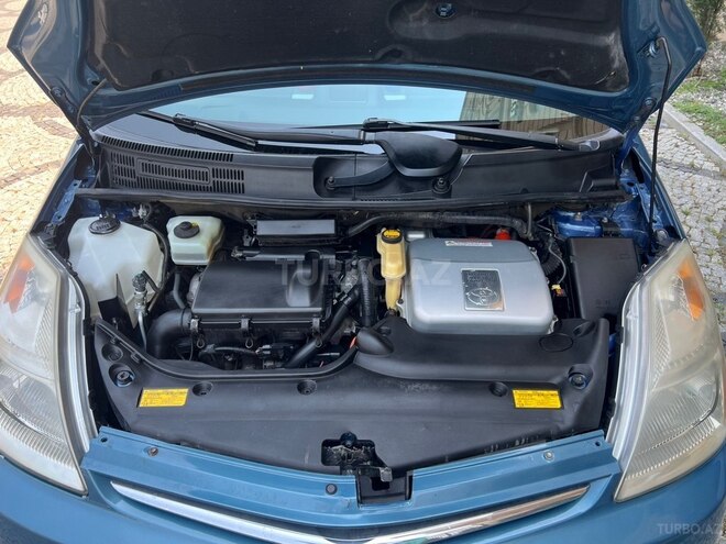 Toyota Prius-13