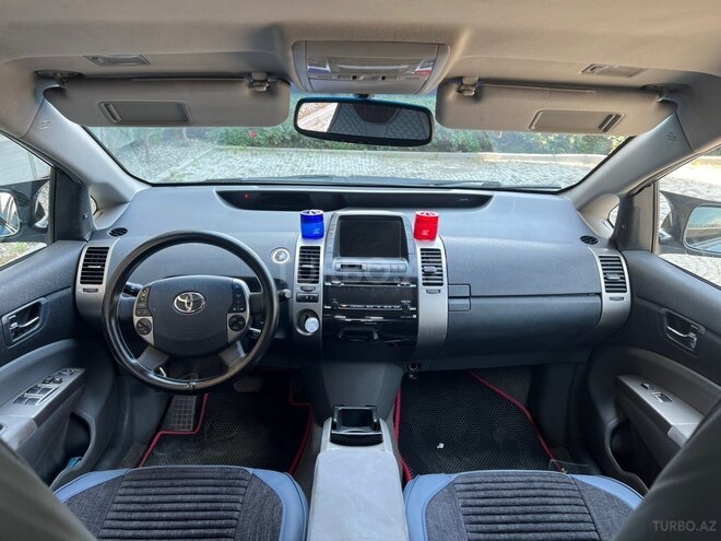 Toyota Prius-11