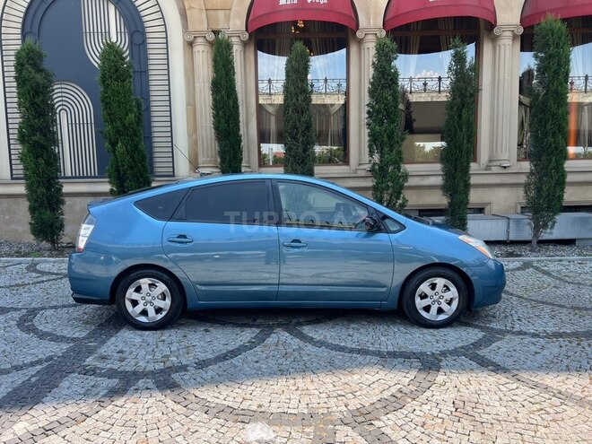 Toyota Prius-5