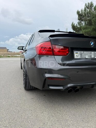 BMW 330-2