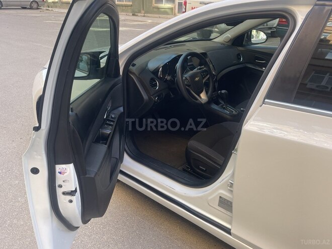 Chevrolet Cruze-16