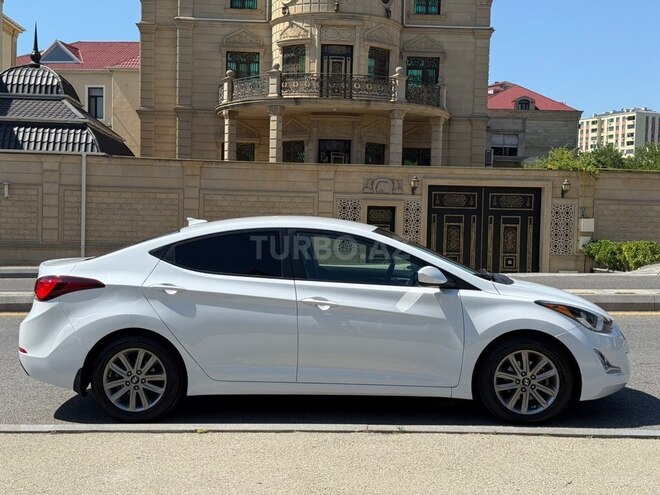 Hyundai Elantra-9