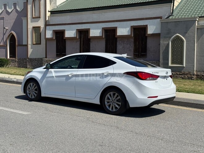 Hyundai Elantra-5