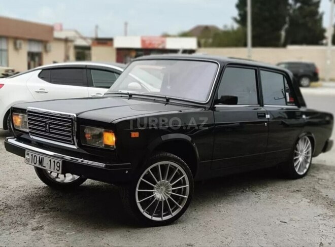 LADA (VAZ) 2107-1