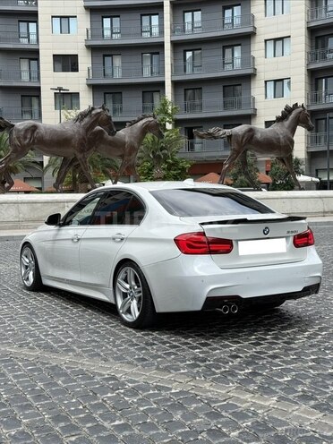 BMW 330-4