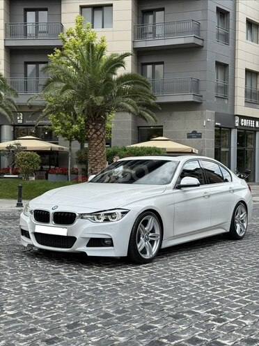 BMW 330-2