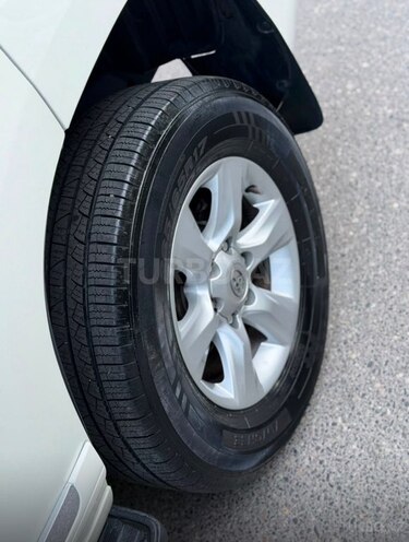 Toyota Land Cruiser Prado-6