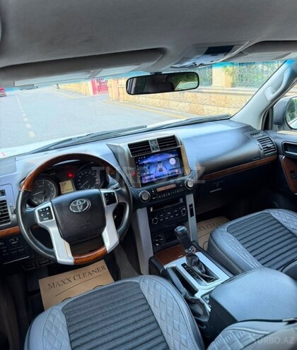 Toyota Land Cruiser Prado-7