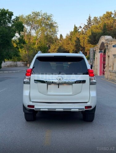 Toyota Land Cruiser Prado-5