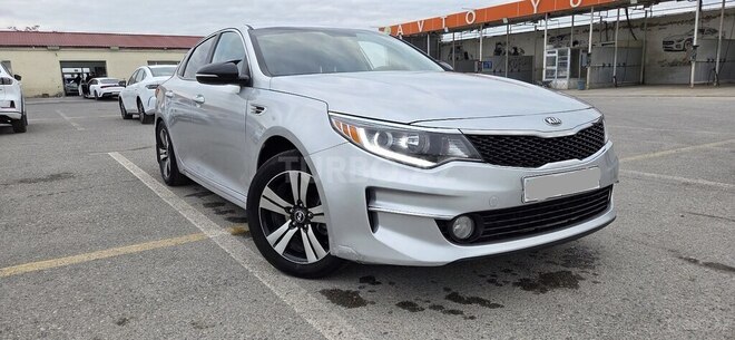 Kia K5-1