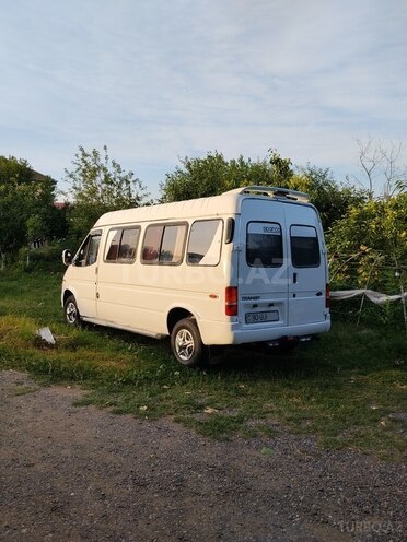 Ford Transit-5