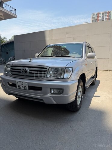 Toyota Land Cruiser-9